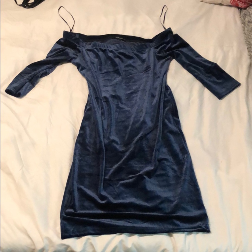 Off the shoulder blue velvet dress